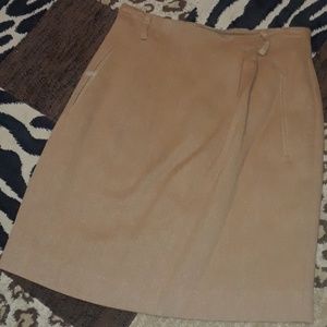 Limited skirt